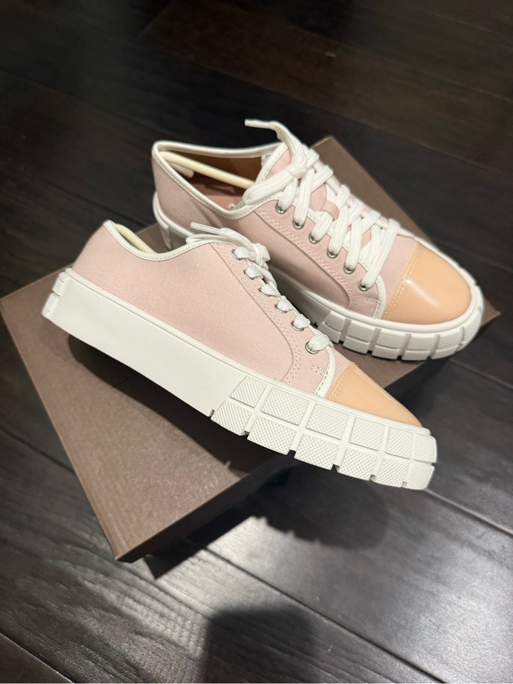 Línea Paolo Pink Canvas Sneakers with Glossy Peach Toe